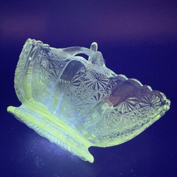 Fenton Glass Clear Daisy Button Basket Split Twig Handle Manganese 365nm Glow UV - Picture 14 of 15